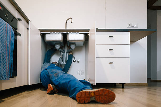 Professional Drain Cleaning technician working in Pursglove, WV